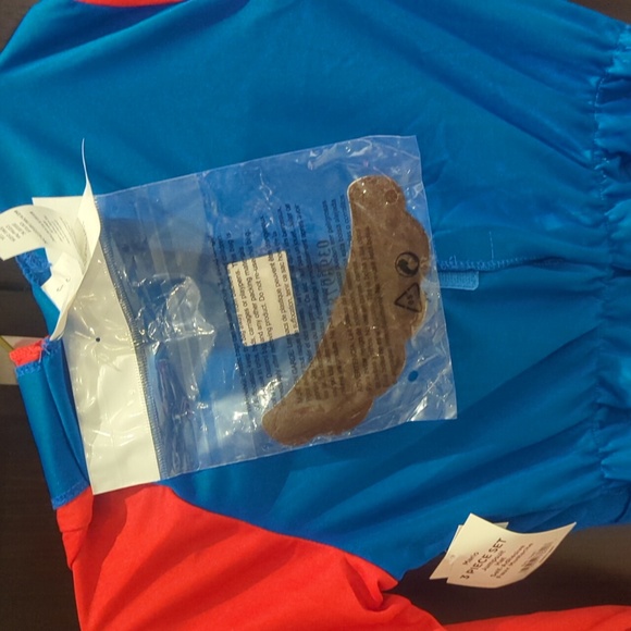 Mario Bros Costume - NWT Size 5-6 - Picture 4 of 4